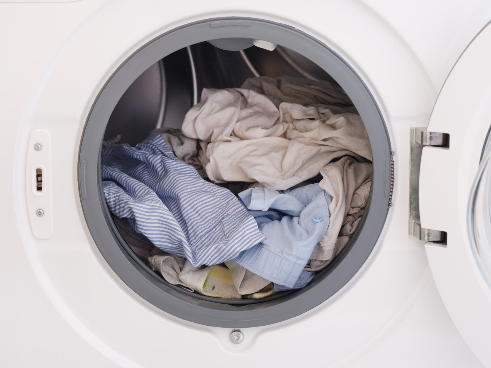 Kleidung in der Waschmaschine – Fleck bleibt nach dem Waschen